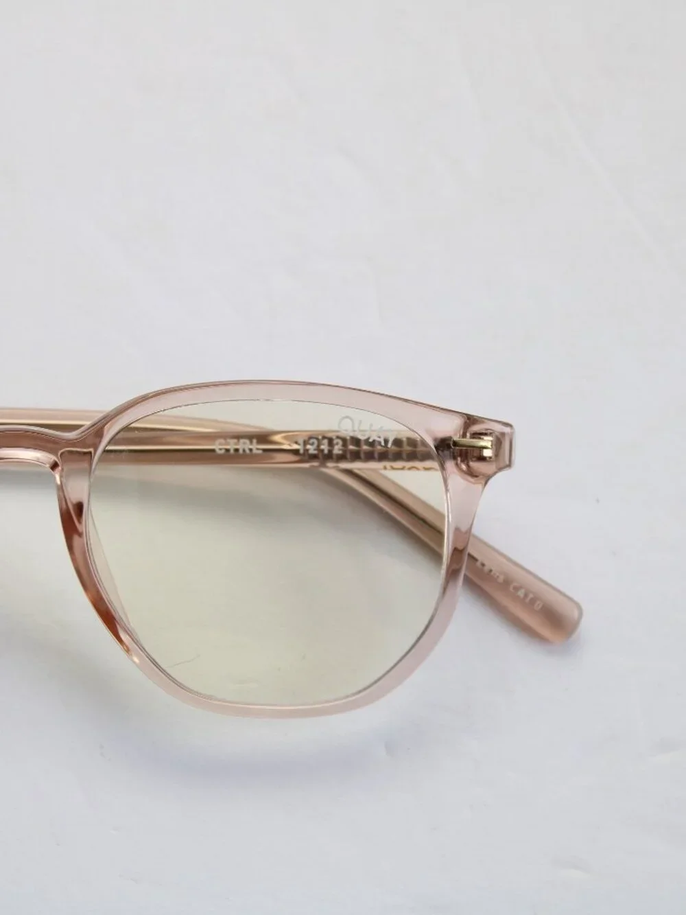 QUAY CTRL Blue Light Glasses in Champagne/Clear